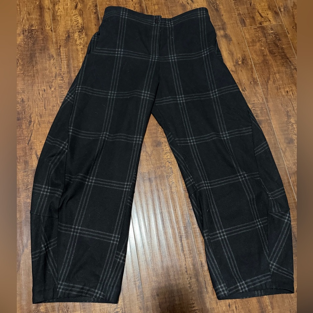 Black Plaid Women's Pants